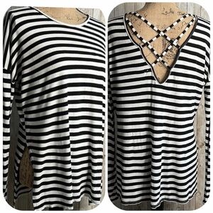 🐺Hollister Black & White long sleeved Criss Cross Back Long Sleeve